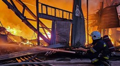 Rusko v noci dronmi zaútočilo na ropnú rafinériu v Kremenčuku