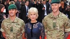 Táto herečka rúca mýty o starnutí. Postavila do pozoru aj vojakov