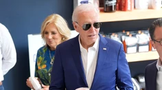Biden pokračoval v kampani, demokrati sa radili o jeho kandidatúre