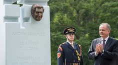 Slovensko vzdalo hold veľkému mužovi