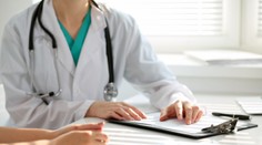 Megapodvod lekárov: Aj mŕtvym pacientom vypisovali poukazy, ktoré preplácala poisťovňa