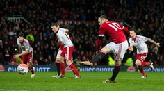 ManUtd s odretými ušami do 4. kola Pohára FA, česť zachránil Rooney
