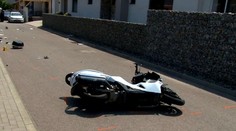 Na skútri bez prilby narazil v Trenčianskej Teplej do stĺpa, namieste bol mŕtvy