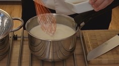 Mnohé mliečne výrobky si môžete poľahky vyrobiť aj doma. Prezradíme vám tajomstvo