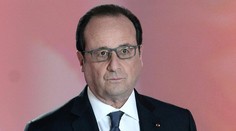 Kaderník "poloplešatého" francúzskeho prezidenta mesačne zarába takmer 10 tisíc eur