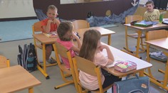 Nevhodné prezuvky, preťažená taška, aj pokrivený chrbát v lavici. Chrbtica školákov dostáva zabrať