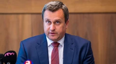 Dankovi ustúpila koalícia. Stiahla z rokovania dokumenty, ktoré označujú Rusko za hrozbu