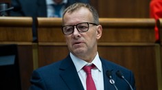 Kollár schôdzu prerušil do utorka, plénum opäť nebolo pri rozpočte uznášaniaschopné