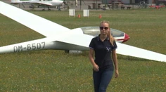 Má 17 rokov a už pilotuje lietadlo. Za všetko pravdepodobne môžu jej rodinné gény