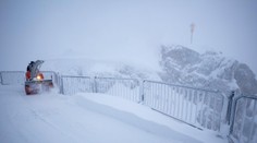 V Alpách napadli desiatky centimetrov snehu. Pod najvyšším vrchom Nemecka uviazlo 29 horolezcov