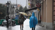 Najbližšie dva dni budú daždivé, ale teplé. Pozor aj na silný vietor