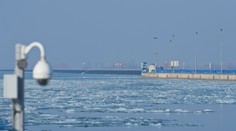 Na úseku Dunaja medzi Bratislavou a Gabčíkovom zastavili plavbu