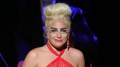 Nič horšie na sebe ešte nemala. Lady Gaga zase ukazovala prsia!