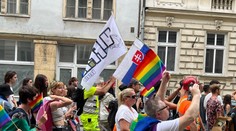 FOTO a VIDEO: Účastníci Dúhového Pridu vyrazili do ulíc Bratislavy. Už tradične sa konal aj pochod Hrdí na rodinu