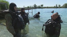 S kamerou sme sa pozreli, ako vyzerá práca vojenských potápačov. Ich zákroky sú extrémne náročné