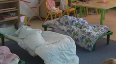 Mnohí sa tešili predčasne. Predĺžený rodičovský príspevok nedostanú všetci rodičia trojročných detí