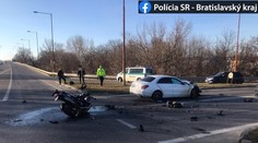 V Bratislave o život prišiel 60-ročný motorkár. Zrazil sa s autom v Petržalke