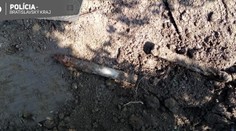 Pri bratislavskom zdravotnom stredisku našli muníciu. Zaistili ju policajní pyrotechnici