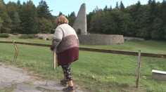 Návštevníci Dukly neskrývajú sklamanie. Jeho okolie chátra a chodníky sa rozpadávajú