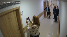 Čudné praktiky inšpektoriek. Klientov Alzheimercentra si natáčali na mobil v chúlostivých situáciách