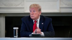 V USA hospitalizovali muža, ktorý po šialenom nápade Trumpa vypil fľašu bielidla