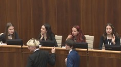 Študenti spovedali politikov v parlamente. Odpovedali i na to, ktorú svoju vlastnosť považujú za tú najhoršiu