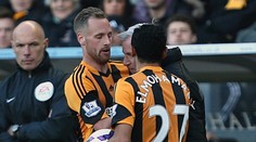 FOTO: Tréner Newcastlu United napadol hráča počas zápasu