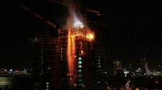 Desivý požiar mrakodrapu vo Varšave: Horelo od 27. po 32. poschodie