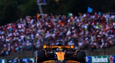 GALÉRIA: Maďarsko prinieslo nadvládu McLarenu, premiérové víťazstvo aj dve havárie. Norris sa musel podriadiť tímu