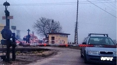 Takto sa nakupujú darčeky?! Auto odparkoval pri Tescu medzi rampami!
