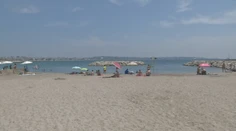 Chlapca (10) zasiahol pri plávaní v mori blesk, v nemocnici bojuje o život