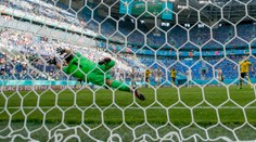 Slováci prehrali so Švédmi po góle z pokutového kopu. Na penaltu to nebolo, myslí si Dúbravka