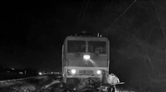 Pri zrážke osobného auta s vlakom v Lipanoch zahynul 30-ročný muž