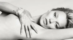 Kate Moss sa vyzliekla pre Playboy!