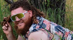 Vpredu biznis, vzadu párty. Súťaž nesmrteľných účesov ovládol muž s príznačným menom