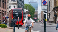 Británia neumožní skupine afganských študentov nastúpiť na štipendijný program