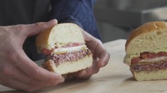 Revolúcia v stravovaní: Prichádzajú hamburgery zo skúmavky