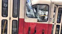 V centre Prahy sa zrazili dve električky, zranilo sa až 23 ľudí