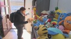 Nie každý si môže dovoliť darčeky pod stromčekom. V Nitre pred Vianocami spustili zbierku hračiek