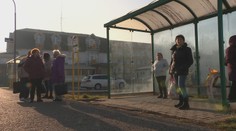 Skaličania radšej čakajú na autobus vonku v mraze. Ich miničakáreň nemá ani toaletu