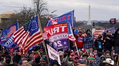 Lídri krajín po celom svete odsúdili "šokujúce" dianie vo Washingtone