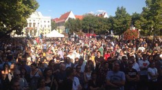 Na koncert venovaný podpore ľudskosti prišli stovky ľudí