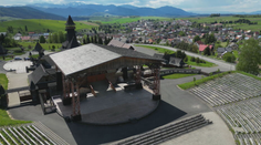 Dejisko nášho najväčšieho folklórneho festivalu. Pozrite sa s nami, ako vznikal amfiteáter vo Východnej