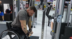 Po vážnej nehode prišiel o obe nohy. Peťo sa osudu nepoddal a dotiahol to až na kulturistické pódiá