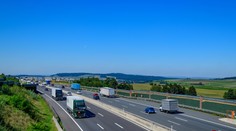 Chystáte sa k moru autom? Tu je prehľad cien diaľničných známok a mýta vo viacerých štátoch