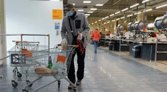 Otváracie hodiny obchodov cez sviatky: Niektoré reťazce budú zatvárať skôr