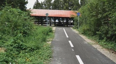 Najskôr bizarné parkovisko, teraz netradičná cyklotrasa. Trenčianska Teplá sa opäť zviditeľnila