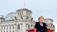 Merkelová: Migračnú krízu by som dnes riešila rovnako ako pred rokom