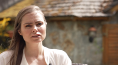 Oblečenie vyrába z odpadového mlieka. Linda verí, že mliečny textil o pár rokov nahradí bavlnu