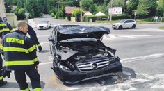 Dopravná nehoda v Banskej Bystrici. Zranili sa pri nej štyri osoby